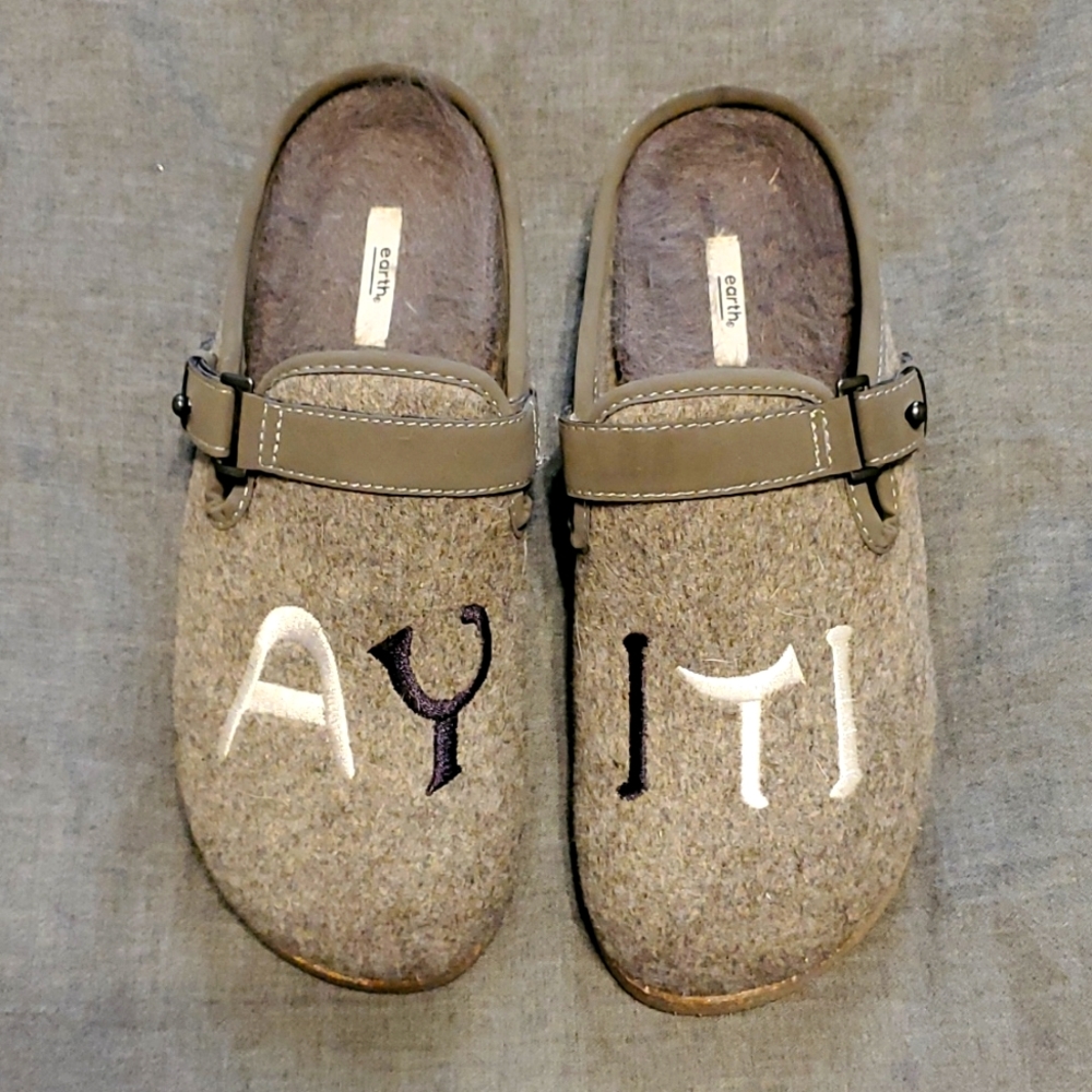AYITI grey cloggs size 7.5